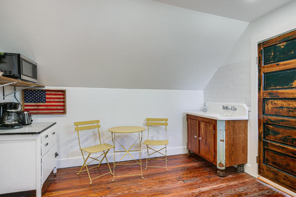 New Melle Apartment Near Missouri Wine Country
